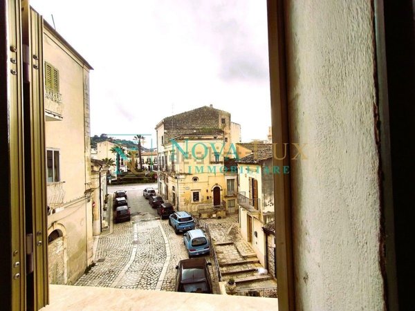 casa semindipendente in vendita a Scicli