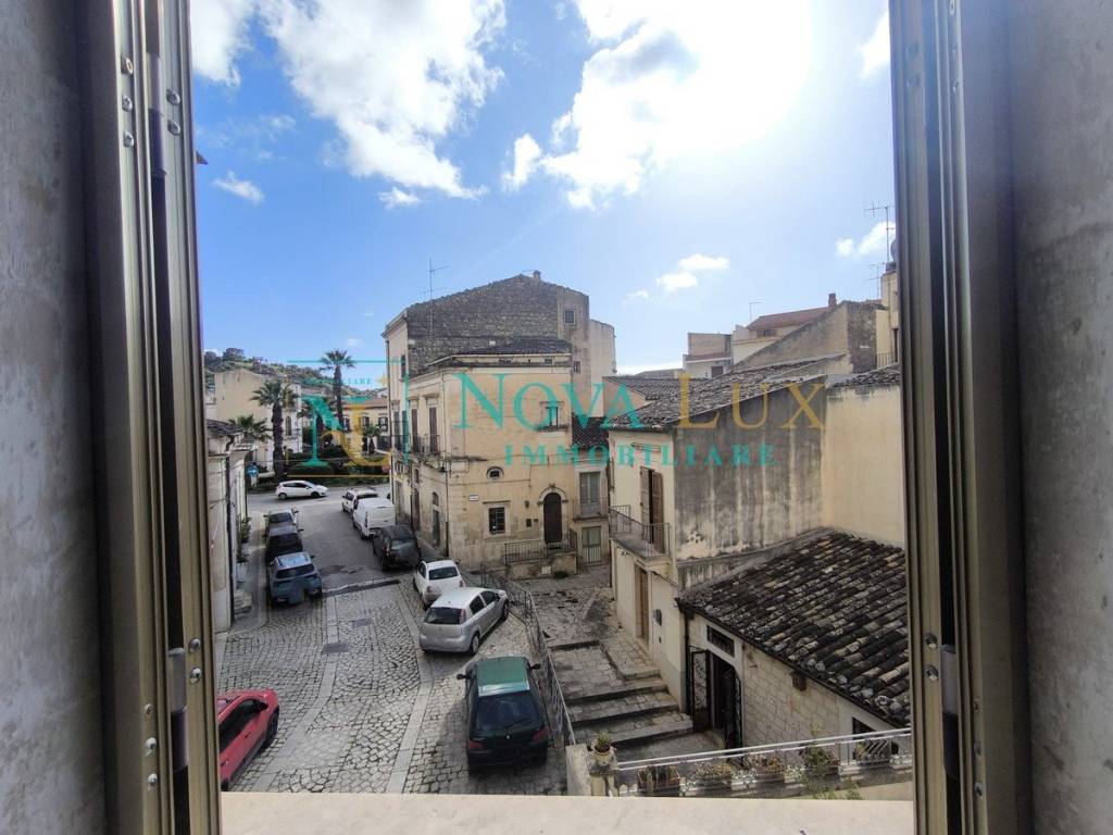 casa indipendente in vendita a Scicli