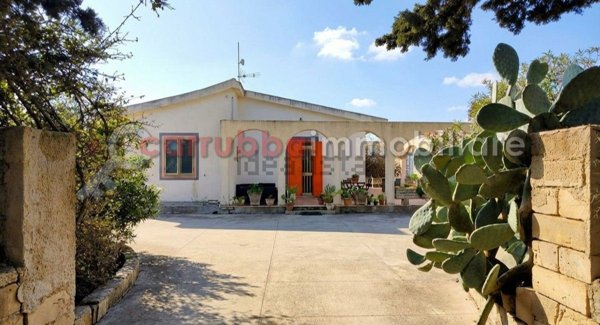 casa indipendente in vendita a Scicli in zona Cava d'Aliga