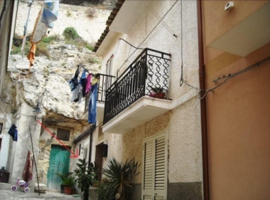 casa indipendente in vendita a Scicli