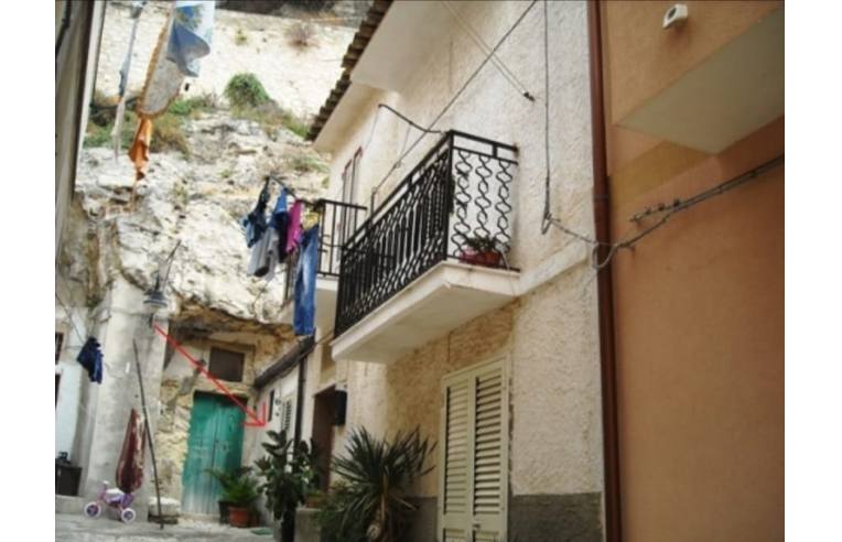 casa indipendente in vendita a Scicli