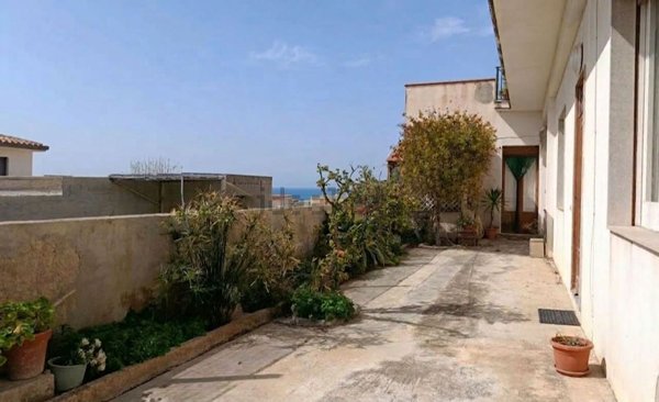 casa indipendente in vendita a Scicli in zona Cava d'Aliga