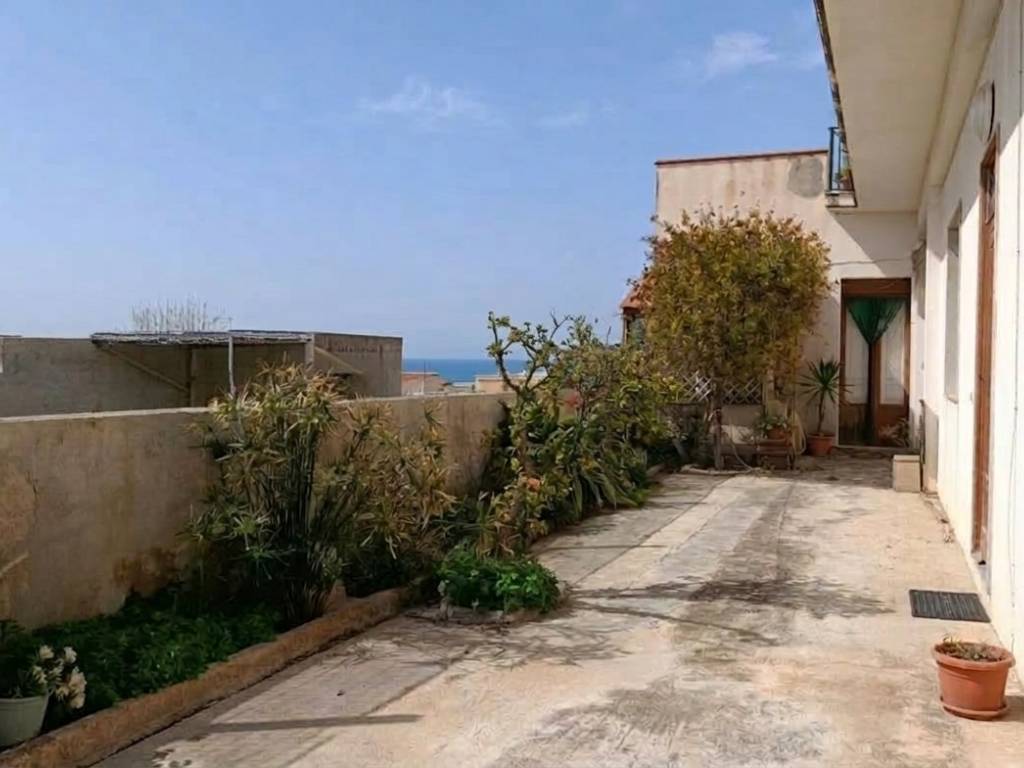 casa indipendente in vendita a Scicli in zona Cava d'Aliga