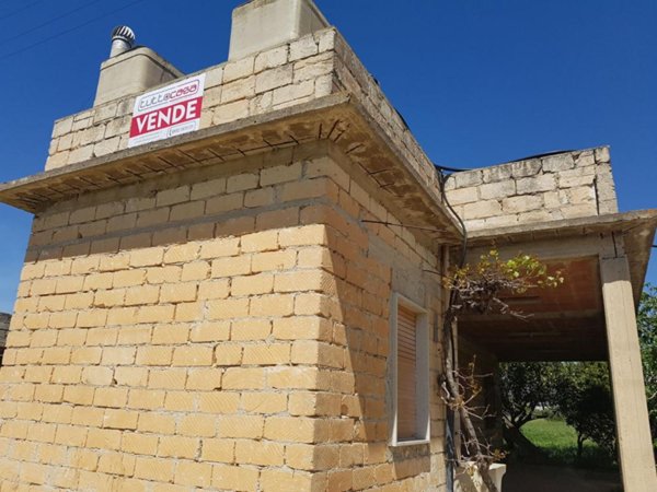 casa indipendente in vendita a Scicli