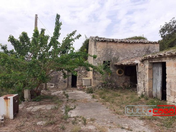 casa indipendente in vendita a Scicli