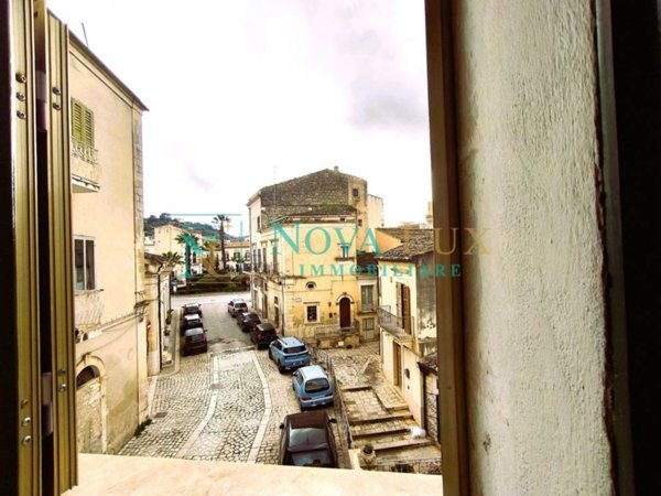 casa indipendente in vendita a Scicli