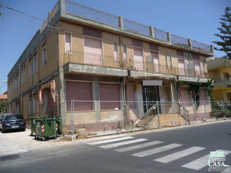 negozio in vendita a Scicli in zona Donnalucata