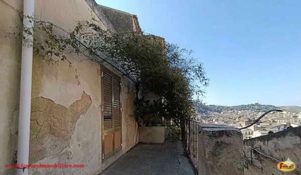 casa indipendente in vendita a Scicli