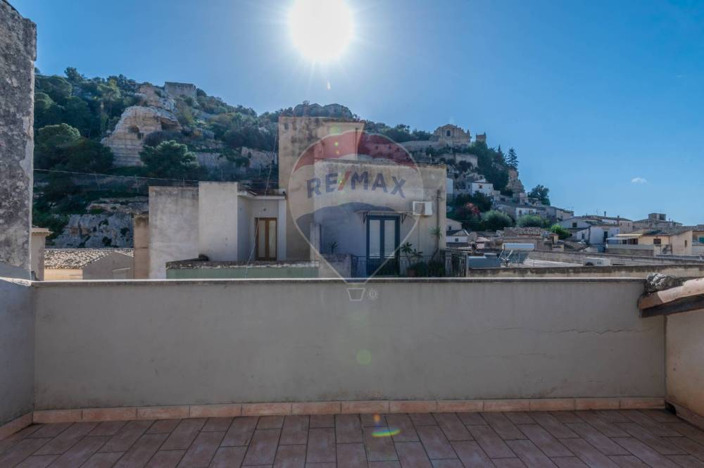 casa indipendente in vendita a Scicli