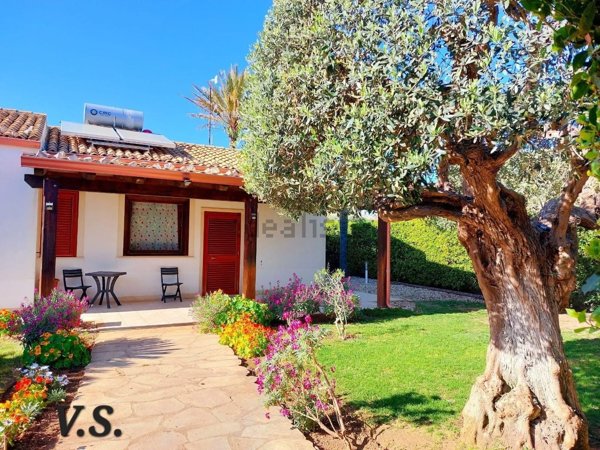 casa indipendente in vendita a Scicli