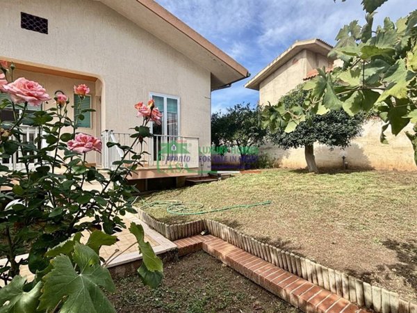 casa indipendente in vendita a Scicli in zona Donnalucata