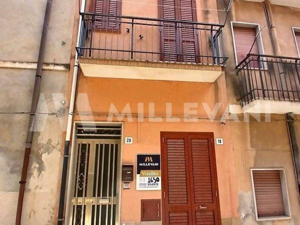 casa indipendente in vendita a Scicli