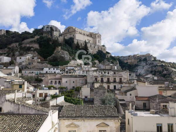 casa indipendente in vendita a Scicli