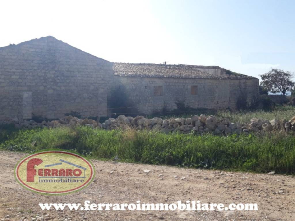 casa indipendente in vendita a Scicli in zona Donnalucata