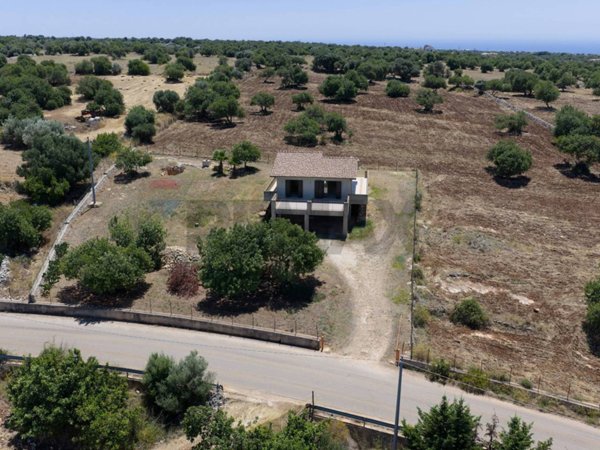 casa indipendente in vendita a Scicli