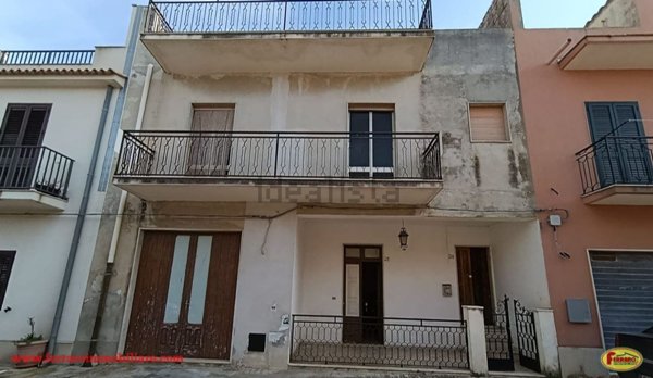 casa semindipendente in vendita a Scicli in zona Sampieri