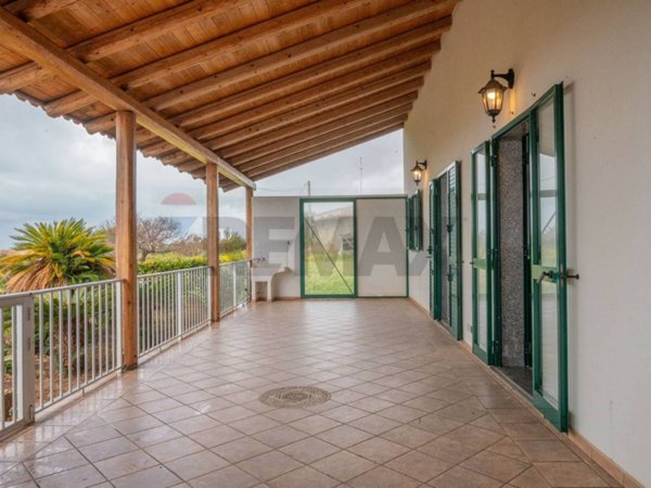 casa indipendente in vendita a Scicli in zona Cava d'Aliga