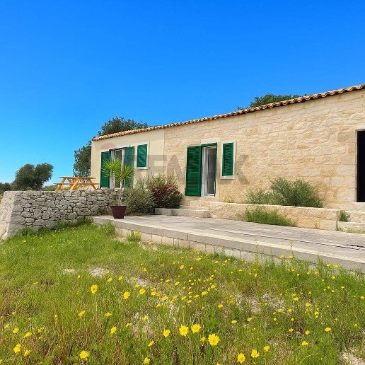 casa indipendente in vendita a Scicli in zona Sampieri