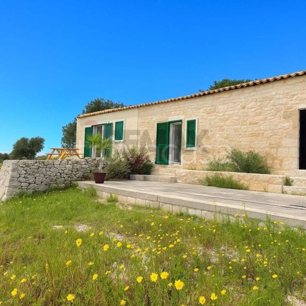 casa indipendente in vendita a Scicli in zona Sampieri