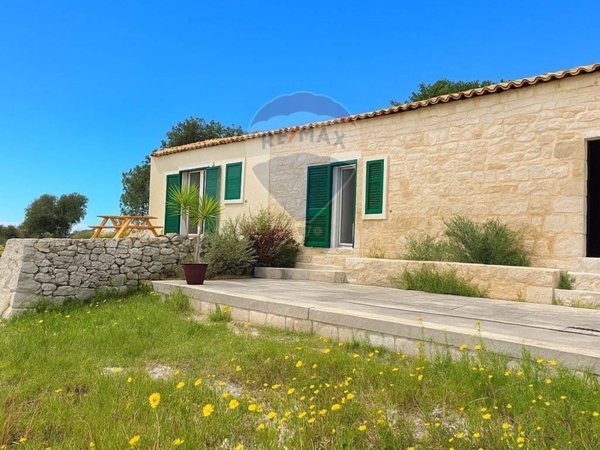 casa indipendente in vendita a Scicli in zona Sampieri