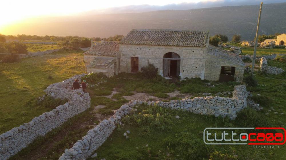 casa indipendente in vendita a Scicli