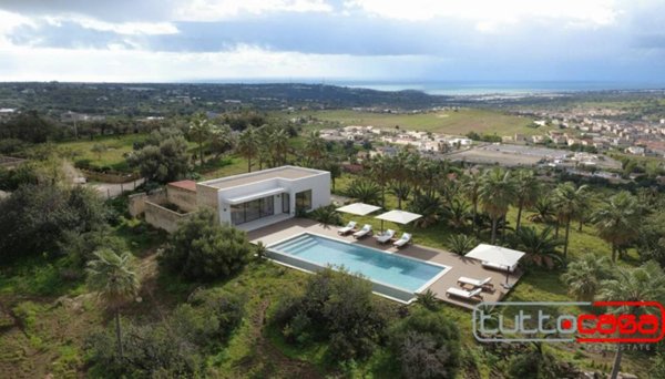 casa indipendente in vendita a Scicli