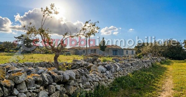 casa indipendente in vendita a Scicli in zona Donnalucata