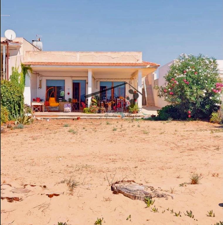 casa indipendente in vendita a Scicli