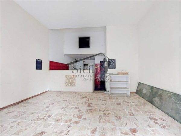 locale commerciale in vendita a Scicli