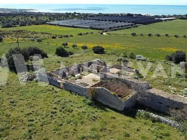 casa indipendente in vendita a Scicli in zona Sampieri