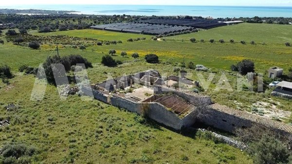 casa indipendente in vendita a Scicli in zona Sampieri
