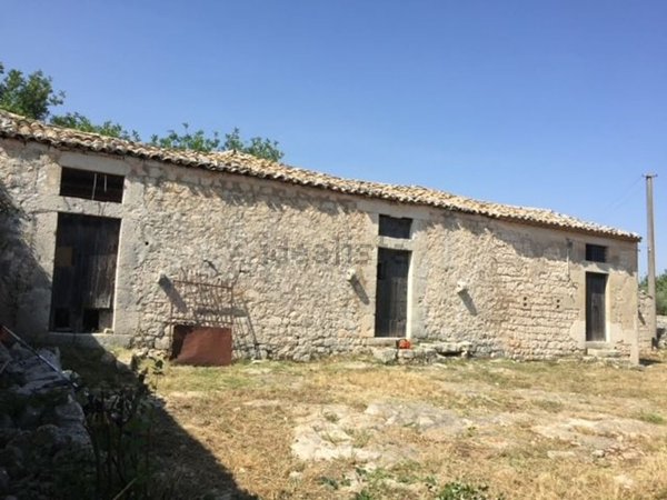 pentavano in vendita a Scicli