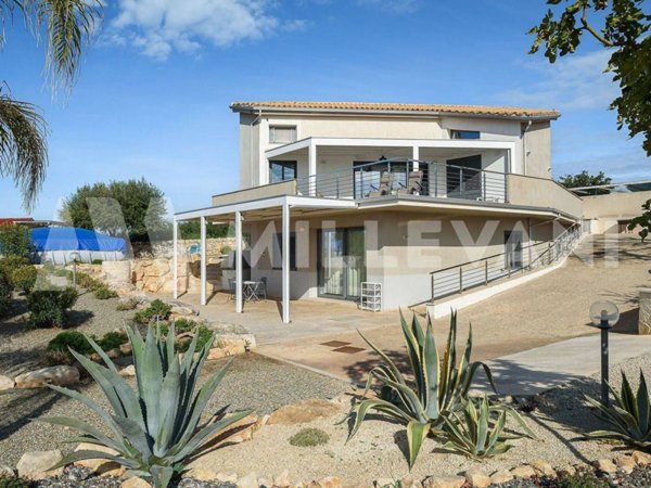 casa indipendente in vendita a Scicli in zona Donnalucata