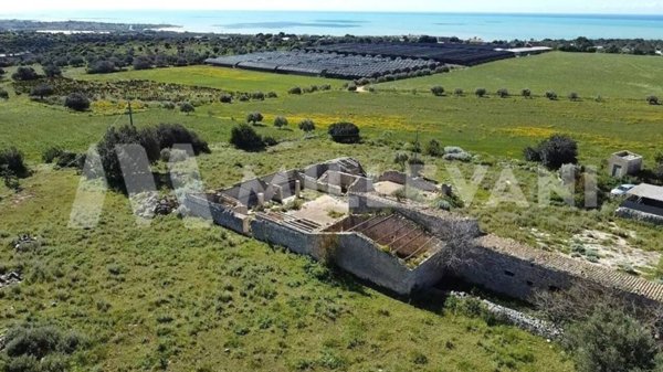 casa indipendente in vendita a Scicli in zona Sampieri