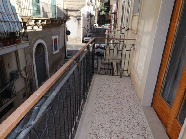 casa indipendente in vendita a Scicli