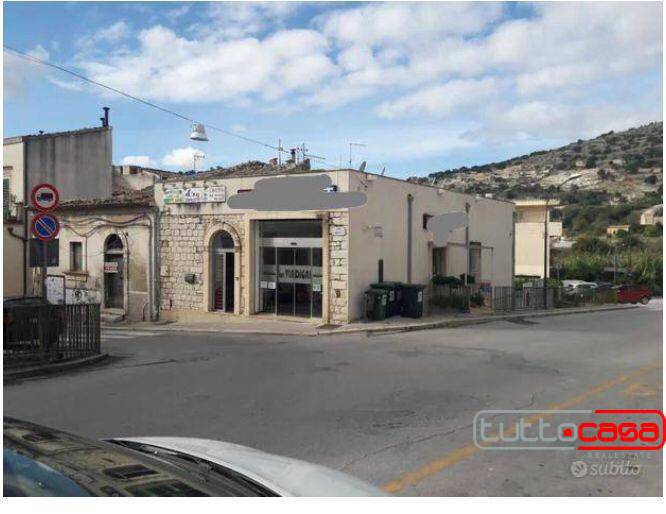 locale commerciale in vendita a Scicli