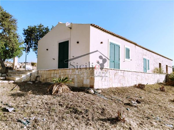 casa indipendente in vendita a Scicli in zona Sampieri