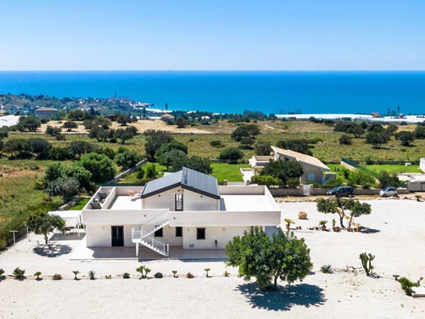 casa indipendente in vendita a Scicli in zona Sampieri