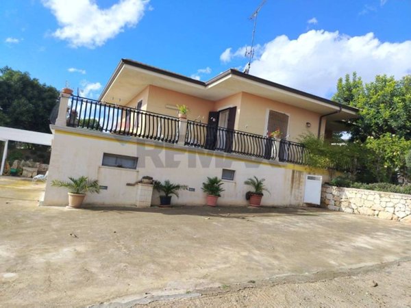 casa indipendente in vendita a Scicli in zona Sampieri