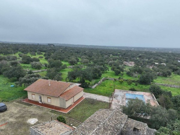 casa indipendente in vendita a Scicli