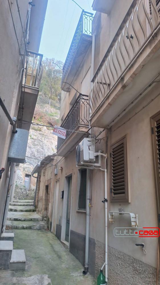 casa indipendente in vendita a Scicli
