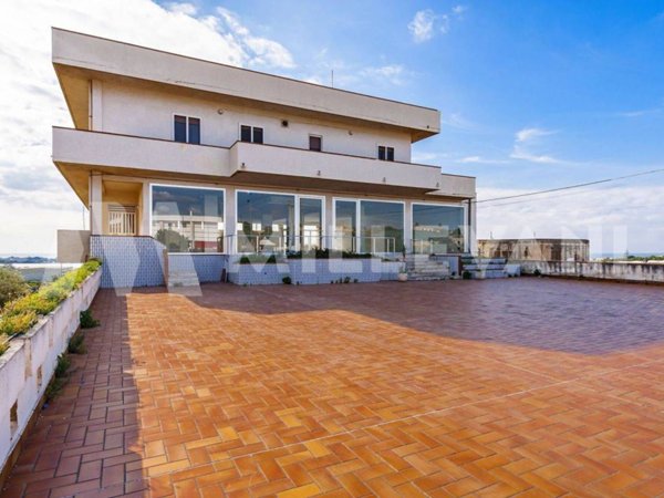 locale commerciale in vendita a Scicli