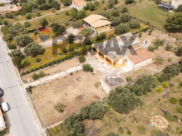 casa indipendente in vendita a Scicli in zona Cava d'Aliga