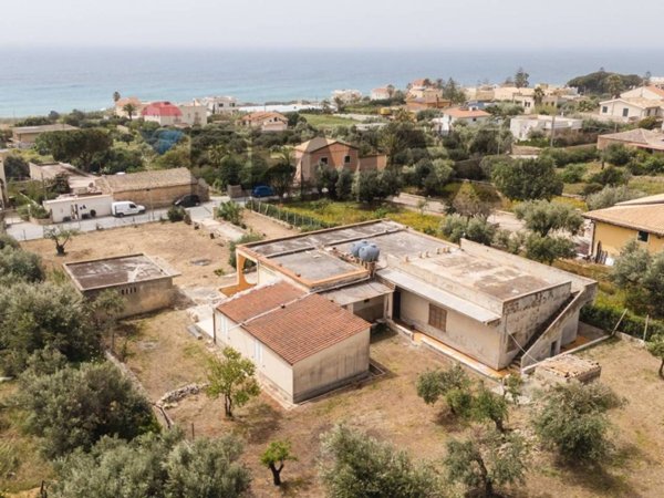 casa indipendente in vendita a Scicli in zona Cava d'Aliga