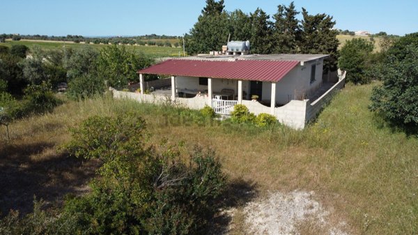 casa indipendente in vendita a Scicli