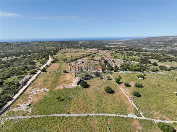 casa indipendente in vendita a Scicli