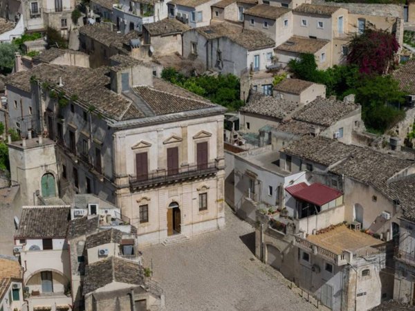 intera palazzina in vendita a Scicli