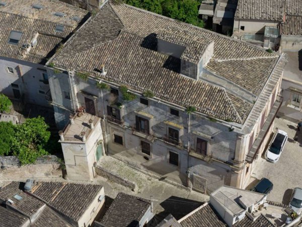 intera palazzina in vendita a Scicli