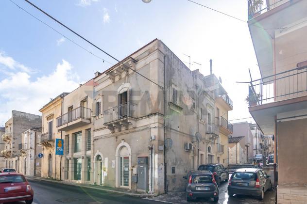 casa indipendente in vendita a Scicli