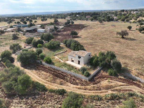casa indipendente in vendita a Scicli